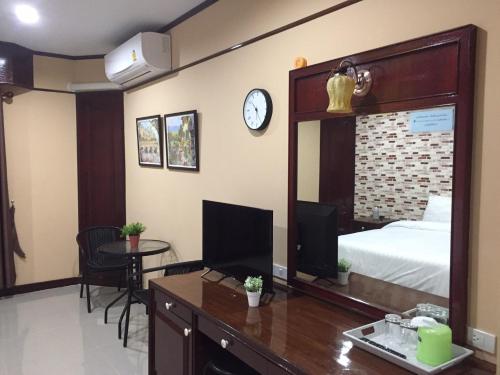 โรงแรมเมืองเพรียวอินน์ Mueang Phriao Inn Hotel