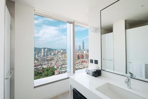 Amba Taipei Songshan