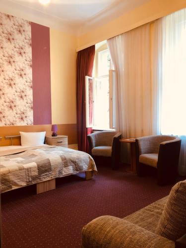 Triple Room image 1
