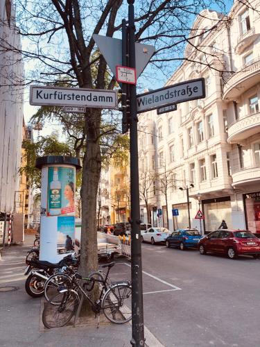 Hotel Castell am Kurfürstendamm - image 2
