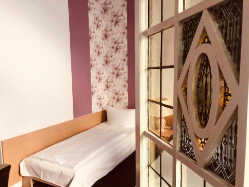 Double or Twin Room image 8