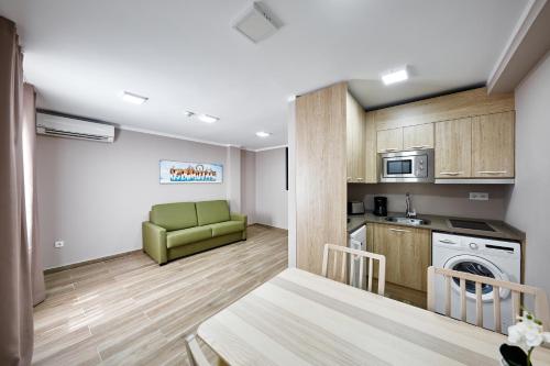 GBH Hotel-Apartamentos Caballito de Mar - image 3