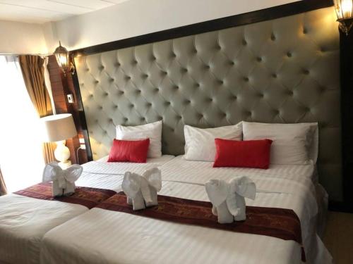 room detail thumbnail 1