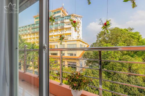 Balcony/terrace, The Lakeview - West Lake Lotus Apartments in Hanoi
