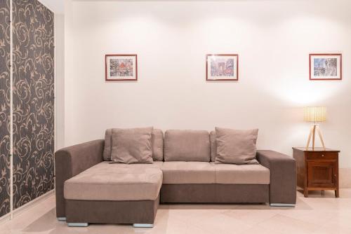 Apartment with Canal View image 9