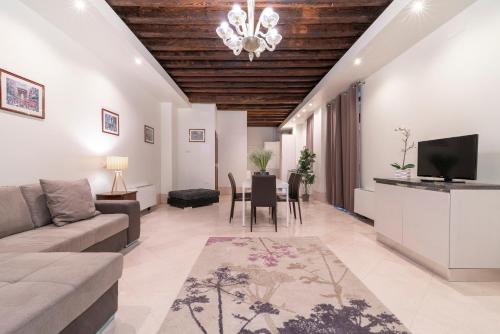 Riva Palace Apartments - image 5