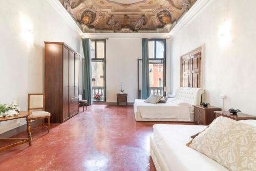 Riva Palace Apartments - image 9