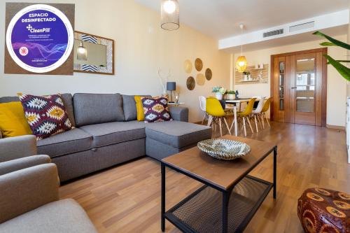 APARTAMENTO CRIS II,EMIR 1-PISCINA GYM & PARKING, parque de las ciencias