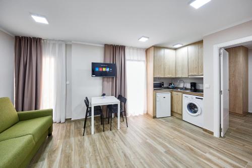 GBH Hotel-Apartamentos Caballito de Mar - image 11