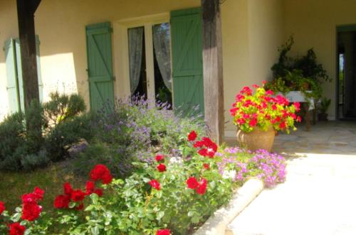 Appartement d'une chambre avec piscine privee jardin clos et wifi a Montpezat de Quercy