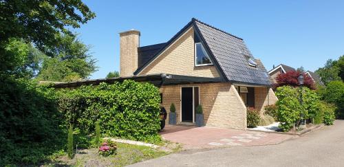  Lake house 21 relax accommodation iR Sauna, Pension in Warmond bei Koudekerk aan den Rijn