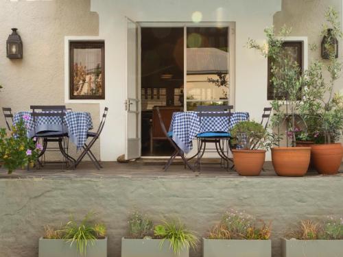 Be My Guest Bed; Book & Breakfast