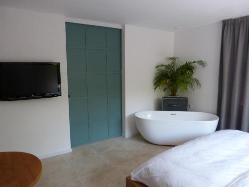  Huize Triangel - Wellness studio met sauna, Pension in Noordwolde bei Steenwijk