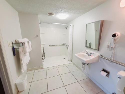 Quality Inn & Suites Orlando East - UCF Area