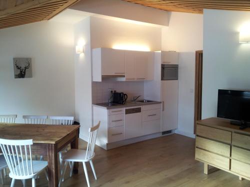 Three bedroom apartment (6 adults - 2 children)