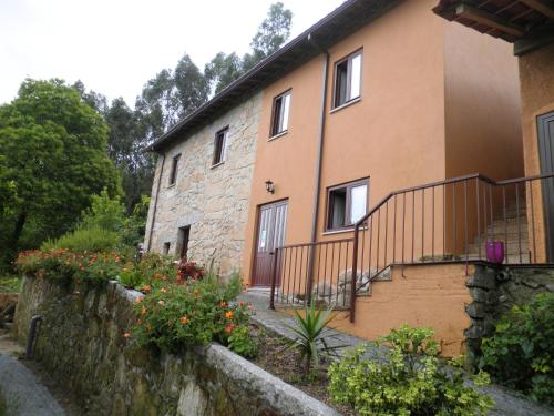  House with 3 bedrooms in Este Sao Mamede with wonderful mountain view enclosed garden and WiFi 45 km from the beach, Unterkunft in Bela Vista