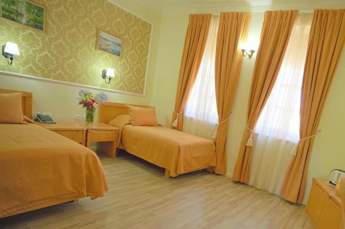 Sergei Palace Hotel Room Type - Standard Twin Room