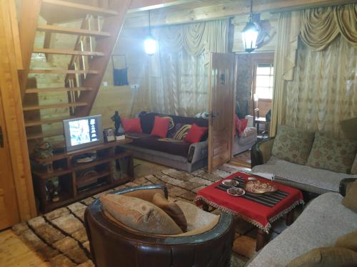 Romantika in كامينارى