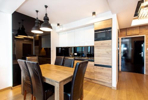 Apartment with Balcony image 8
