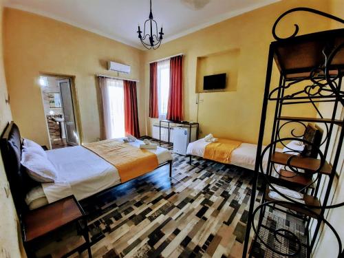 Triple Room with City View