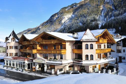 Hotel Garni Castel B&B - Ischgl