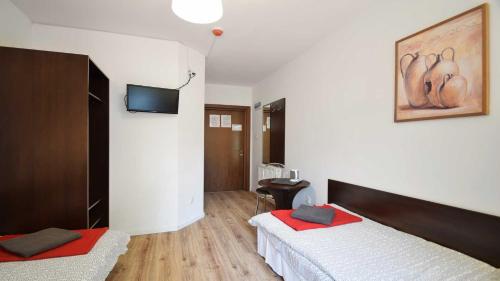 2 twin beds