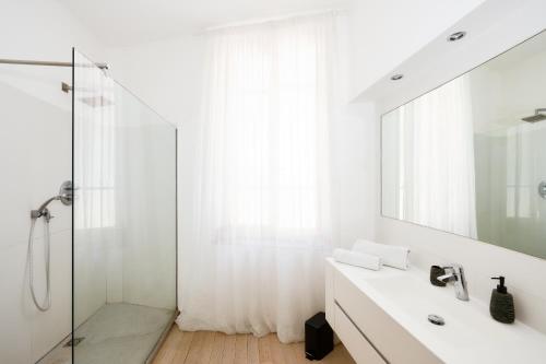 2 Bedroom Apartment 5 min walk from Monte Carlo Casino