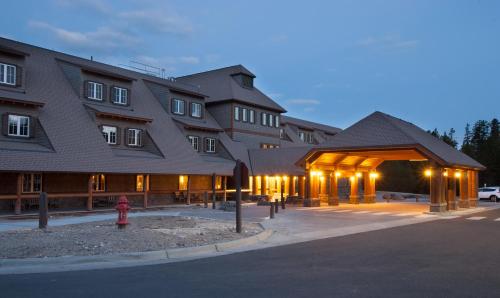 Фасада на хотела, Canyon Lodge & Cabins - Inside the Park in Canyon Village