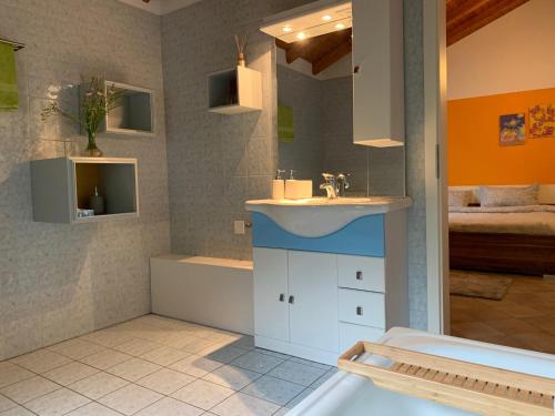 Large Double Room with Private Bathroom