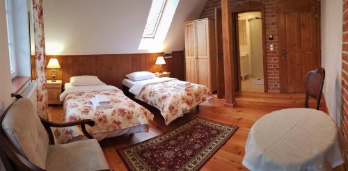 Deluxe Double Room (2 Adults + 1 Child)