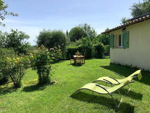 Maisonnette pour 2 à 4 personnes avec jardin gîte à louer Saint-Jeannet