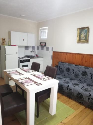 keuken, Vikendica Iva in Perućac