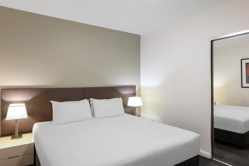 Adina Apartment Hotel Sydney Central - image 7