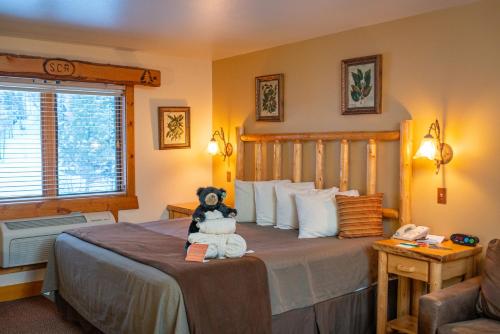 Spearfish Canyon Lodge Spearfish Canyon Lodge is conveniently located in the popular Spearfish area. Both business travelers and tourists can enjoy the propertys facilities and services. Service-minded staff will welcome a