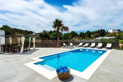 3 bedrooms villa with private pool and furnished terrace at San Rafael gîte à louer San Rafael