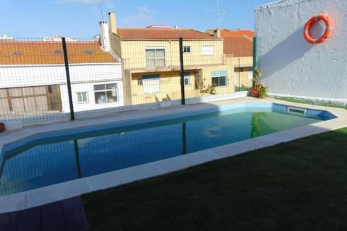 2 bedrooms apartement with shared pool enclosed garden and wifi at Almada 5 km away from the beach