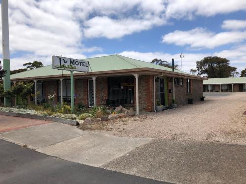 Lake Albert Motel