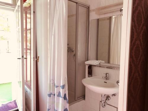 Hotel Castell am Kurfürstendamm - image 4