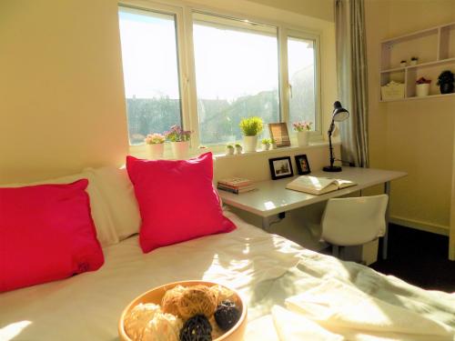 Lollis Homstay, Allesley, West Midlands
