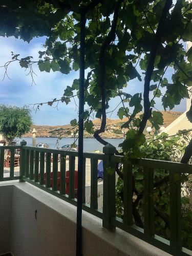  The house in the port in Korissia