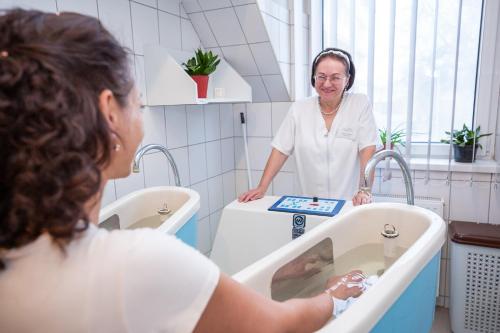Hungarospa Thermal Hotel - image 2