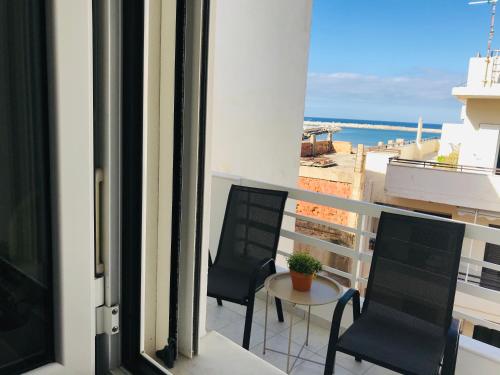  Korona beach apartments-sea view suite in Rethymno