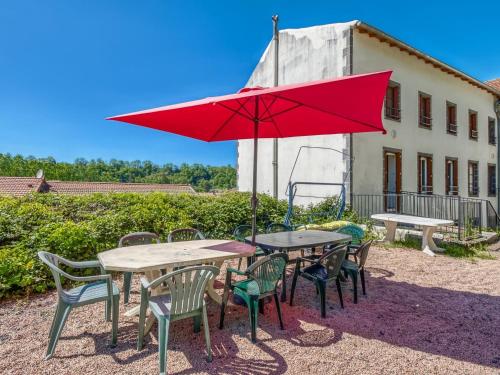 Lovely Cottage in Pontgibaud with Garden near Lake - Location saisonnière - Pontgibaud