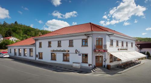 Restaurace Hotel Praha - Nižbor