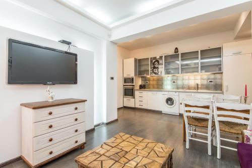 Top Center Apartment next to Vitosha Boulevard - image 13