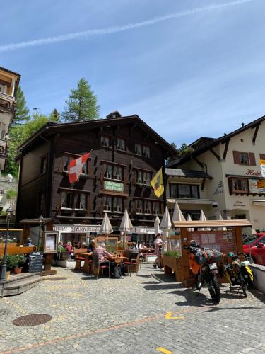 Gasthaus zum Sternen - Accommodation - Andermatt