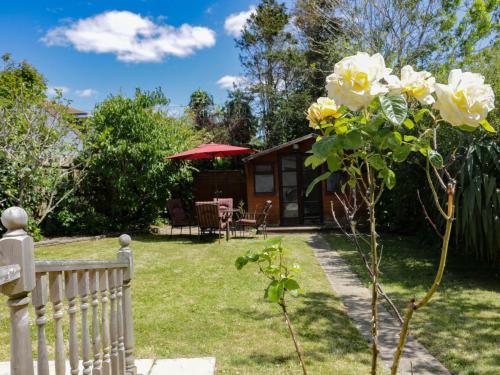 19 Quintrell Gardens - image 12