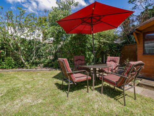 19 Quintrell Gardens - image 6