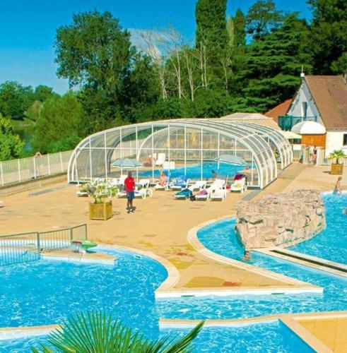 Bungalow charmant à Trogues avec piscine partagée gîte à louer Trogues