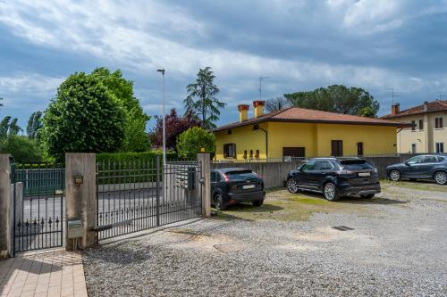 LEISURE & BUSINESS (Tempo libero & Business) - image 7